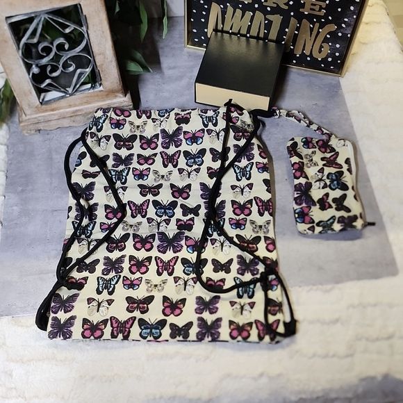 Butterfly 🦋 print cloth drawstring backpack - Picture 4 of 6